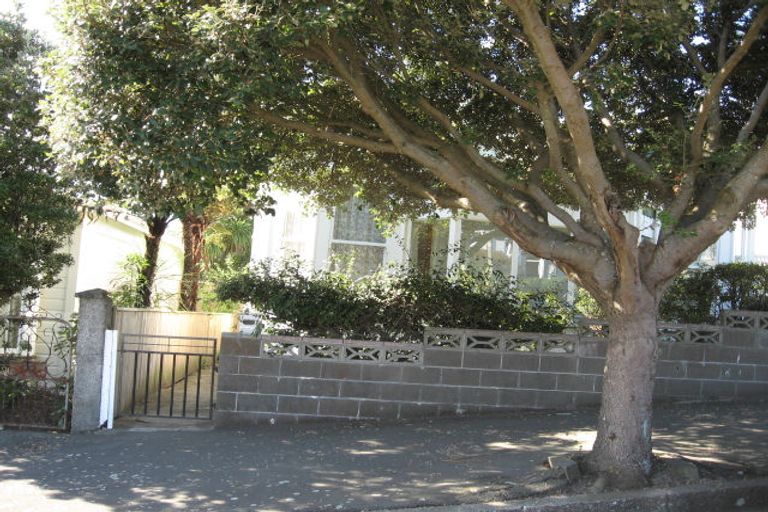 Photo of property in 8 Stirling Street, Berhampore, Wellington, 6023