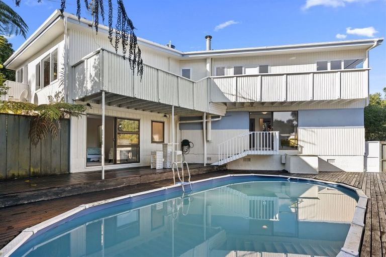 Photo of property in 40 Valley View Road, Glenfield, Auckland, 0629