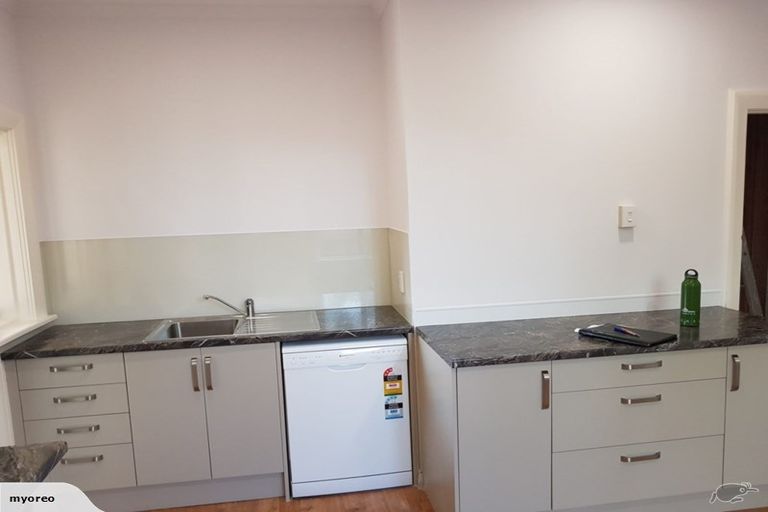 Photo of property in 60 Avenue Road, West End, Timaru, 7910