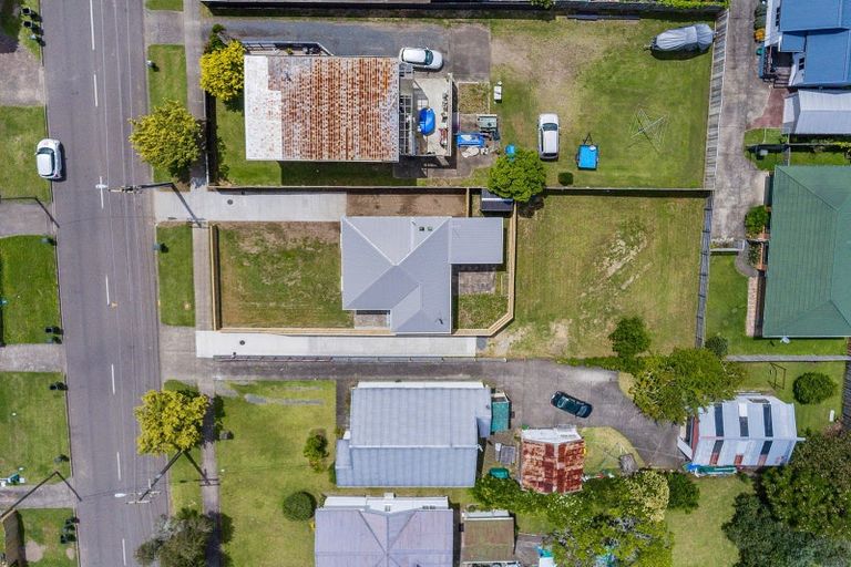 Photo of property in Victoria Avenue, Dannevirke, 4930