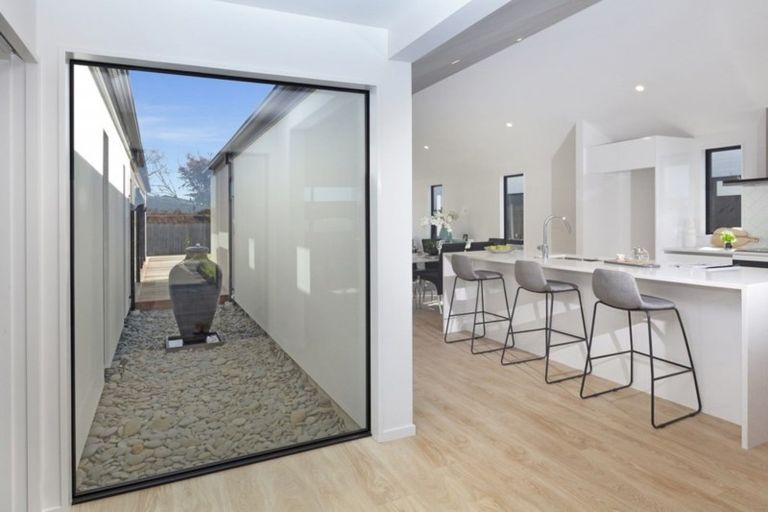 Photo of property in 94 Sarabande Avenue, Redwood, Christchurch, 8051