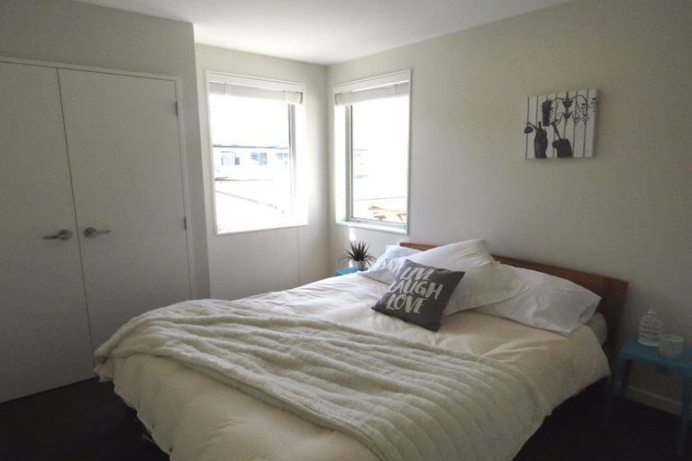 Photo of property in 15 Popokatea Drive, Takanini, 2112