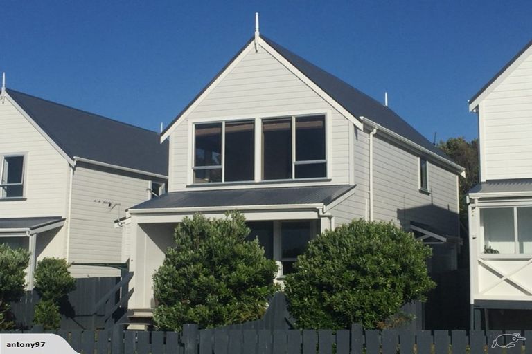 Photo of property in 99 Kaikoura Street, Maupuia, Wellington, 6022