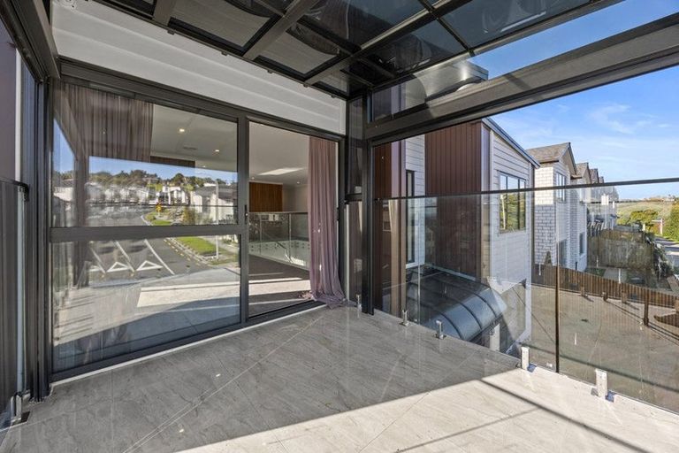 Photo of property in 16 Lime Hill Rise, Flat Bush, Auckland, 2019