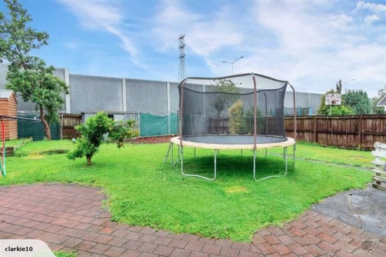 Photo of property in 197 Walter Strevens Drive, Conifer Grove, Takanini, 2112