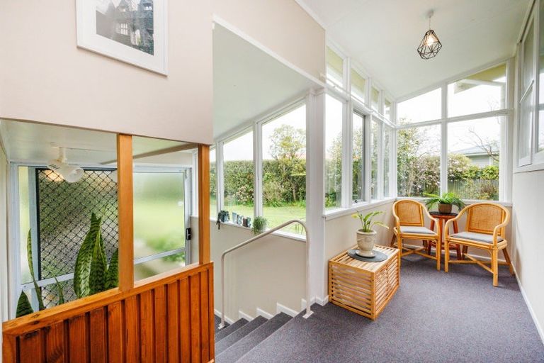 Photo of property in 10 Nairn Crescent, Awapuni, Palmerston North, 4412