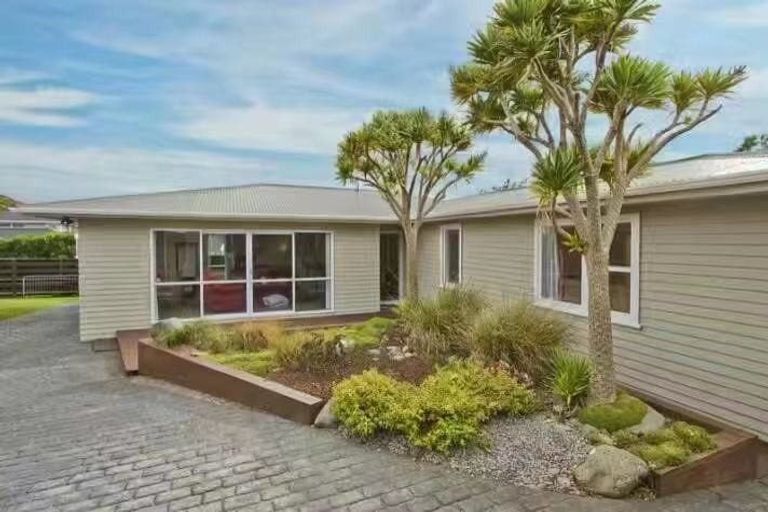 Photo of property in 310 Maungaraki Road, Maungaraki, Lower Hutt, 5010