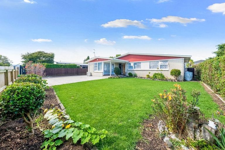 Photo of property in 30 Sunnypark Avenue, Rosehill, Papakura, 2113