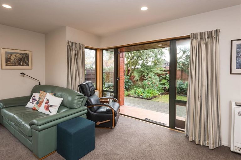 Photo of property in 267 Memorial Avenue, Burnside, Christchurch, 8053