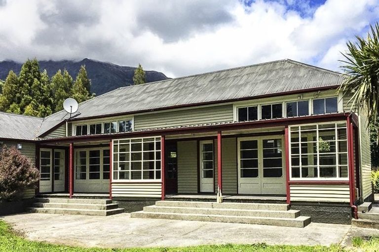 Photo of property in 1350 Lake Brunner Road, Inchbonnie, Kumara, 7875