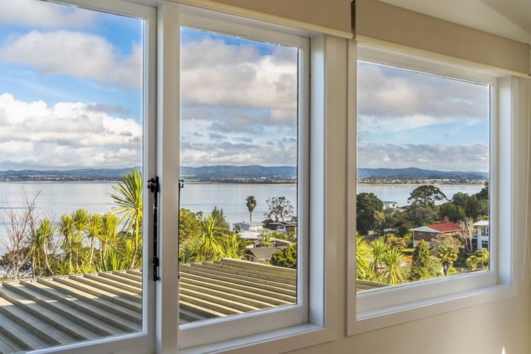 Photo of property in 108 Island Bay Road, Beach Haven, Auckland, 0626