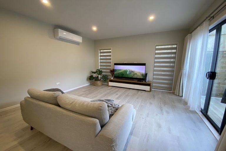 Photo of property in 13a Yule Place, Massey, Auckland, 0614