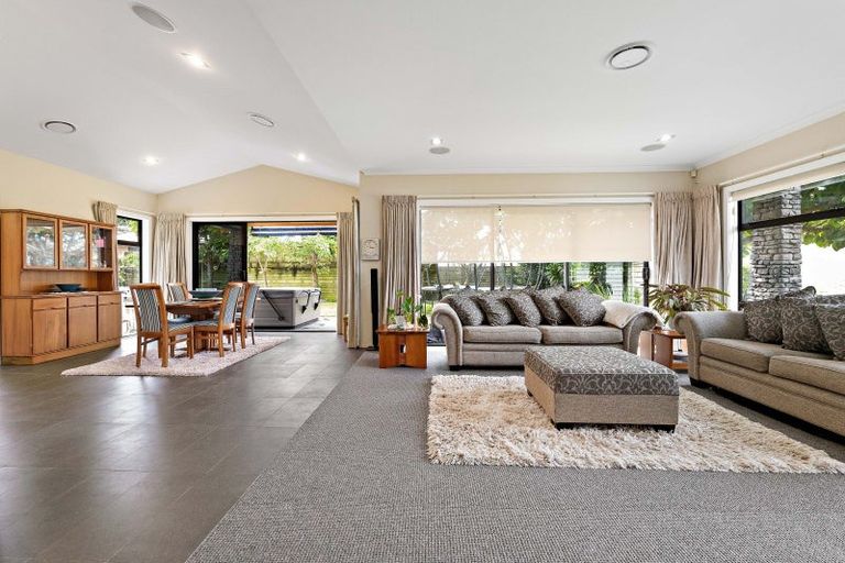Photo of property in 11 Links Drive, Waiwhakaiho, New Plymouth, 4312