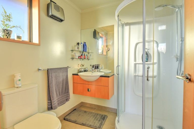 Photo of property in 6 Robina Place, Gore, 9710