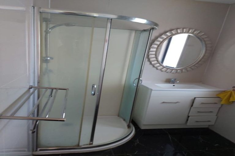 Photo of property in 3 Applewood Drive, Henderson, Auckland, 0612