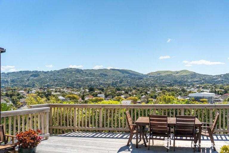 Photo of property in 7 Summit Road, Fairfield, Lower Hutt, 5011