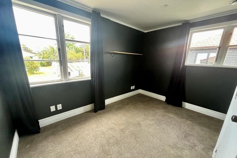 Photo of property in 22 Russell Road, Marewa, Napier, 4110