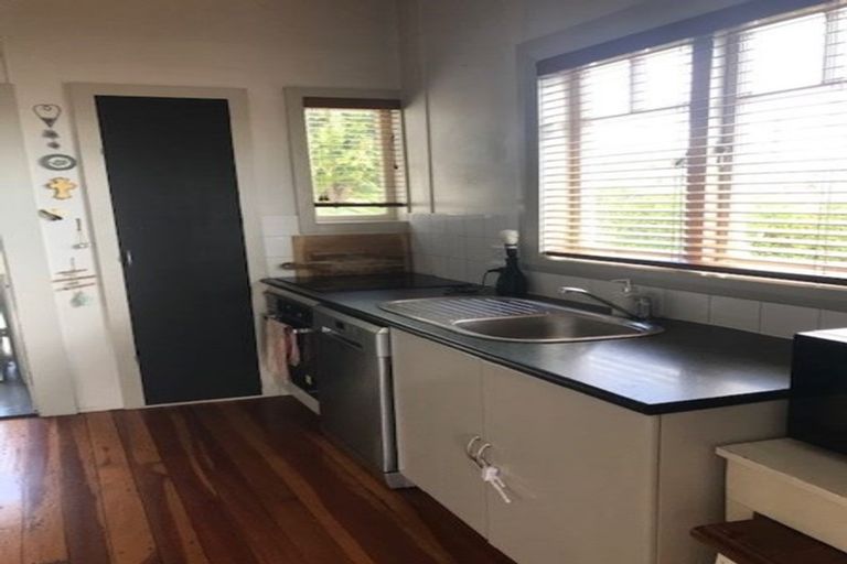 Photo of property in 13 Waterview Road, Favona, Auckland, 2024
