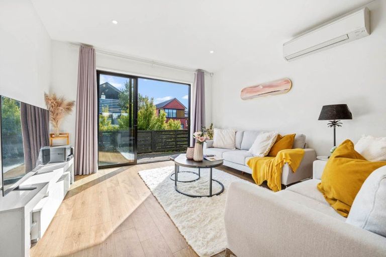 Photo of property in 4 Tihema Lane, Westgate, Auckland, 0614