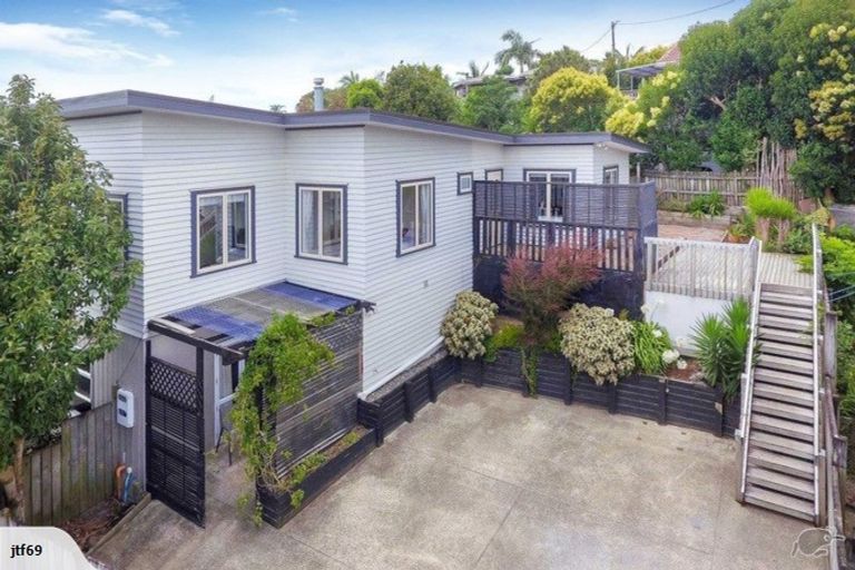 Photo of property in 2/596 Whangaparaoa Road, Stanmore Bay, Whangaparaoa, 0932