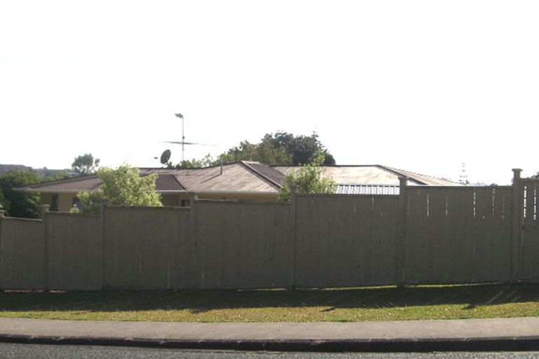 Photo of property in 22 Rosalind Road, Glenfield, Auckland, 0629