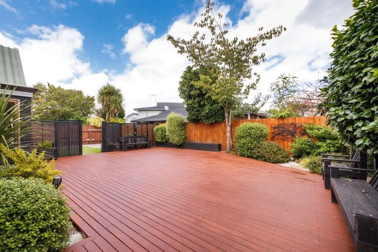 Photo of property in 9 Truscott Grove, Awapuni, Palmerston North, 4412