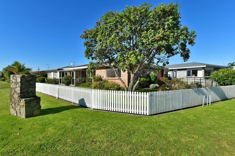 Photo of property in 36 Lakeside Drive, Pahurehure, Papakura, 2113