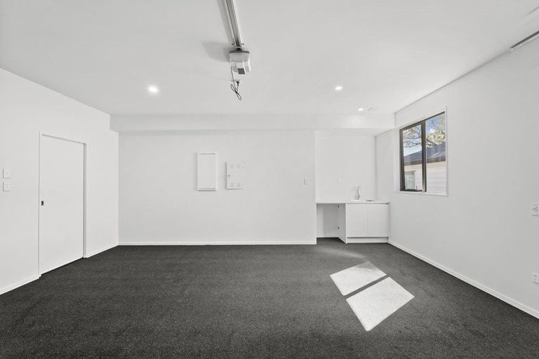 Photo of property in 144a Oaktree Avenue, Browns Bay, Auckland, 0630