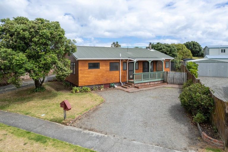 Photo of property in 31 Scott Avenue, Otaki Beach, Otaki, 5512