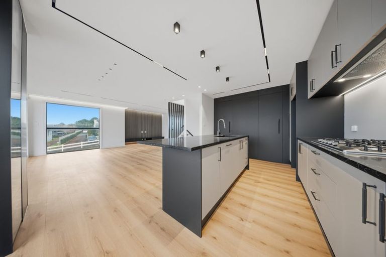 Photo of property in 2a Rangitoto Terrace, Milford, Auckland, 0620