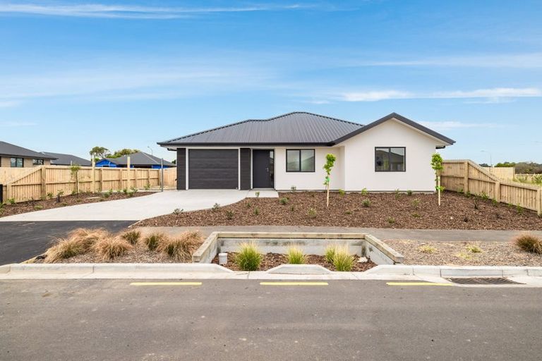 Photo of property in 4 Poipoi Place, Aranui, Christchurch, 8061