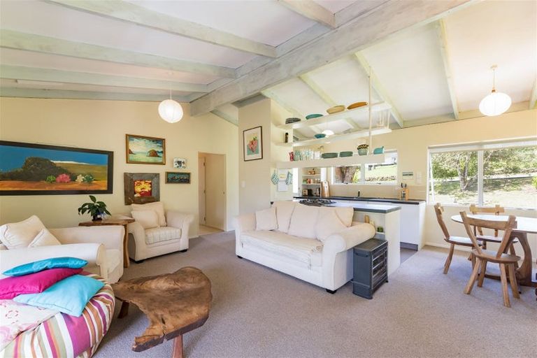 Photo of property in 22 Yorke Road, Haruru, 0204