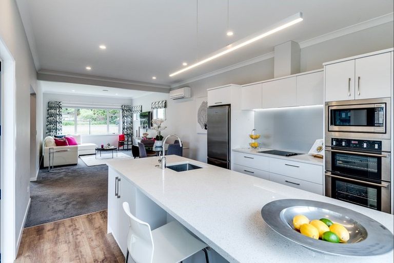 Photo of property in 91 Puketapu Road, Taradale, Napier, 4112