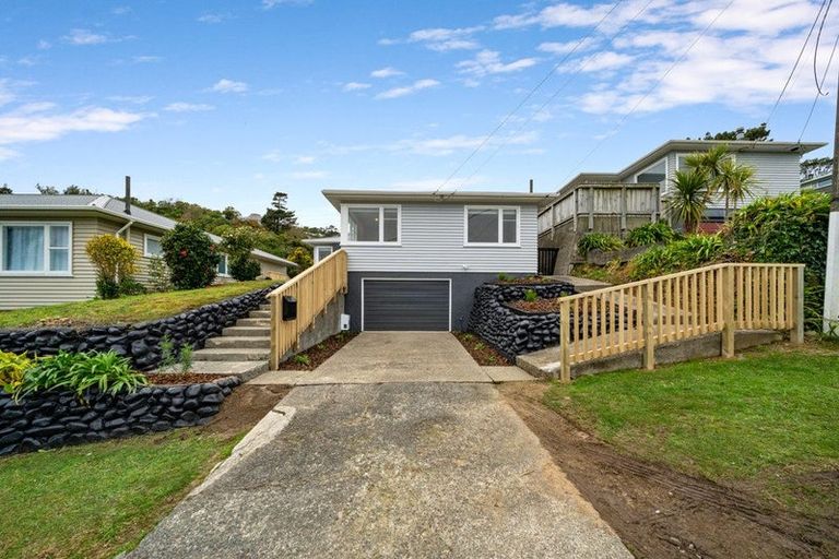 Photo of property in 3 Fraser Avenue, Johnsonville, Wellington, 6037