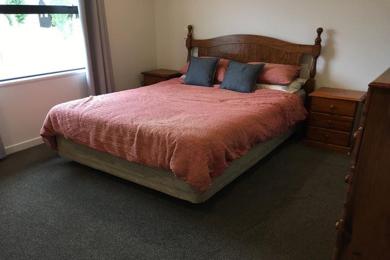 Photo of property in 13 Pennycook Place, Lake Hawea, 9382