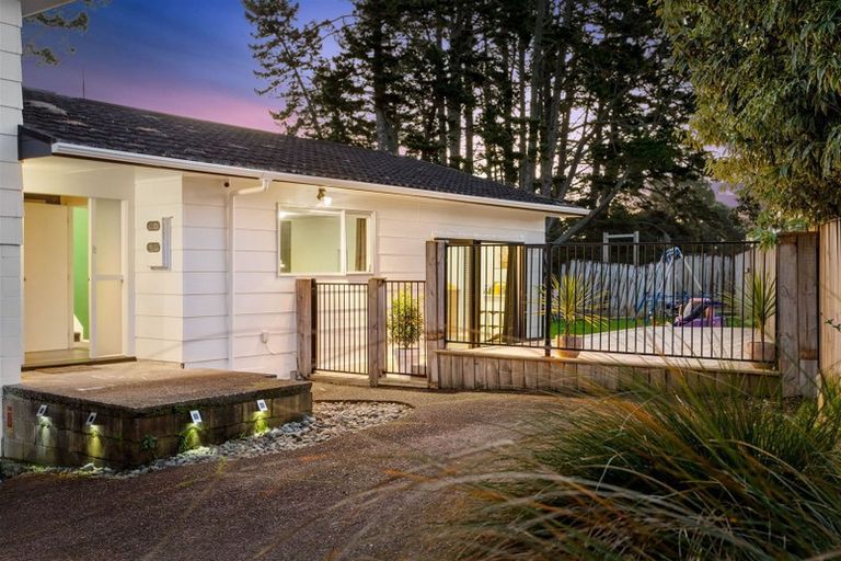 Photo of property in 93 Oreil Avenue, West Harbour, Auckland, 0618