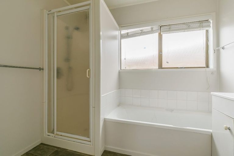 Photo of property in 68 Powrie Street, Glenfield, Auckland, 0629