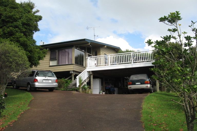 Photo of property in 25 Cairngorm Place, Highland Park, Auckland, 2010
