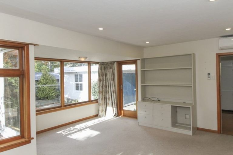 Photo of property in 32 Bryndwr Road, Fendalton, Christchurch, 8052