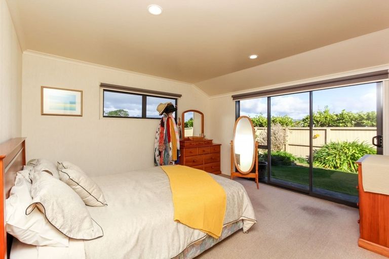 Photo of property in 1 Rotokare Crescent, Whalers Gate, New Plymouth, 4310