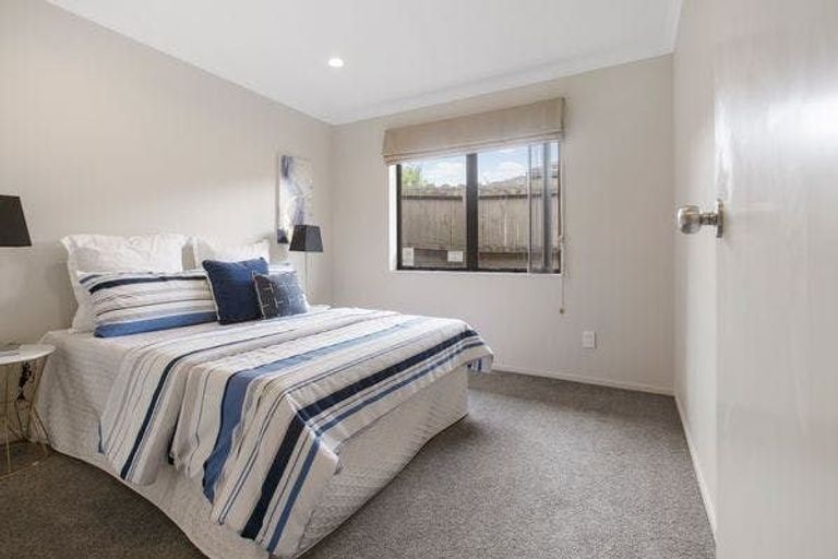 Photo of property in 8 Carisbrook Crescent, Papakura, 2110