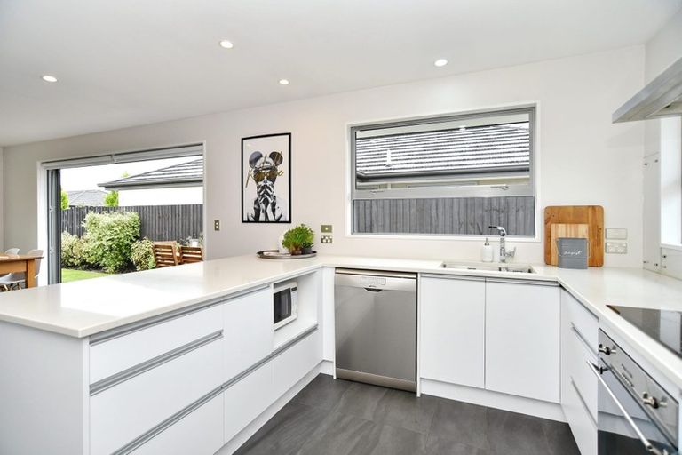 Photo of property in 11 Robalan Close, Halswell, Christchurch, 8025