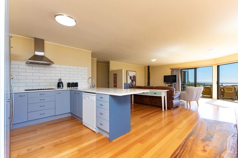 Photo of property in 85 Piha Road, Piha, New Lynn, 0772