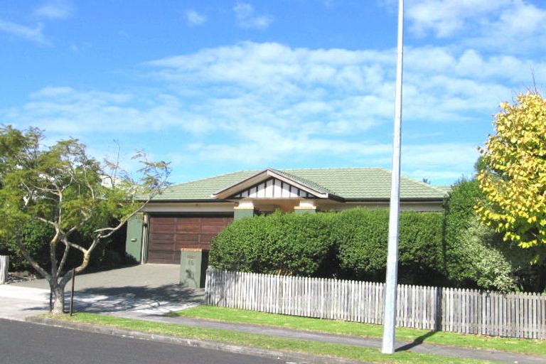 Photo of property in 15 Bronte Place, Somerville, Auckland, 2014