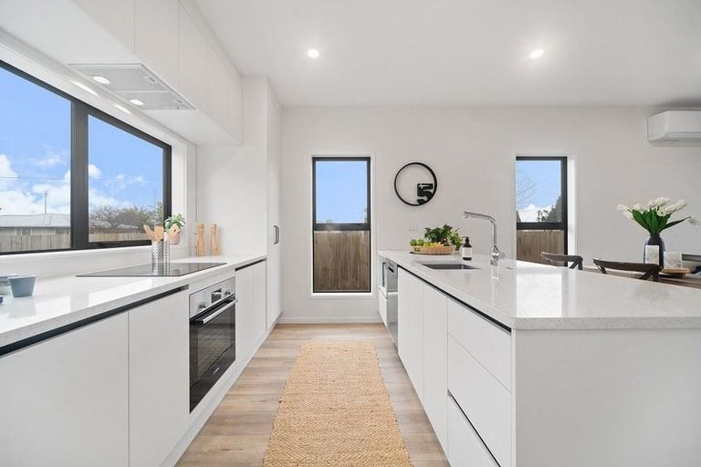 Photo of property in 94e Swanson Road, Henderson, Auckland, 0610