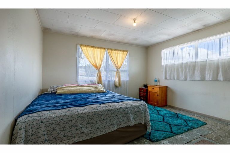 Photo of property in 67 Hindmarsh Street, Henderson, Auckland, 0612