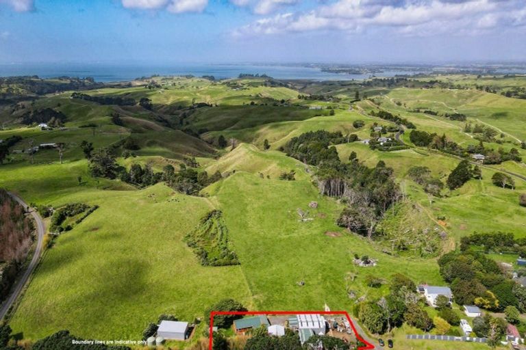Photo of property in 2160 Awhitu Road, Pollok, Waiuku, 2684