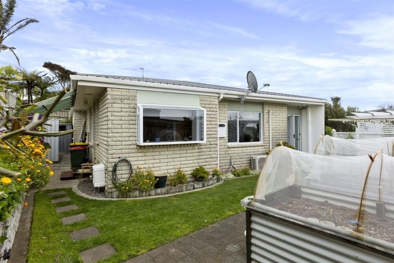 Photo of property in 1a Walmer Grove, Bell Block, New Plymouth, 4312