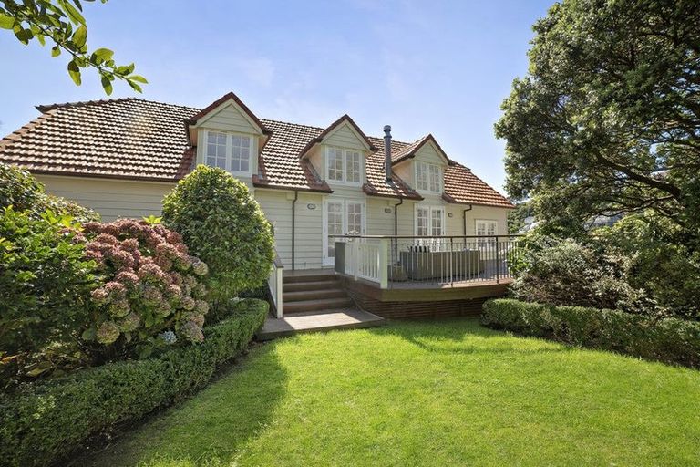 Photo of property in 5a Raroa Road, Kelburn, Wellington, 6012