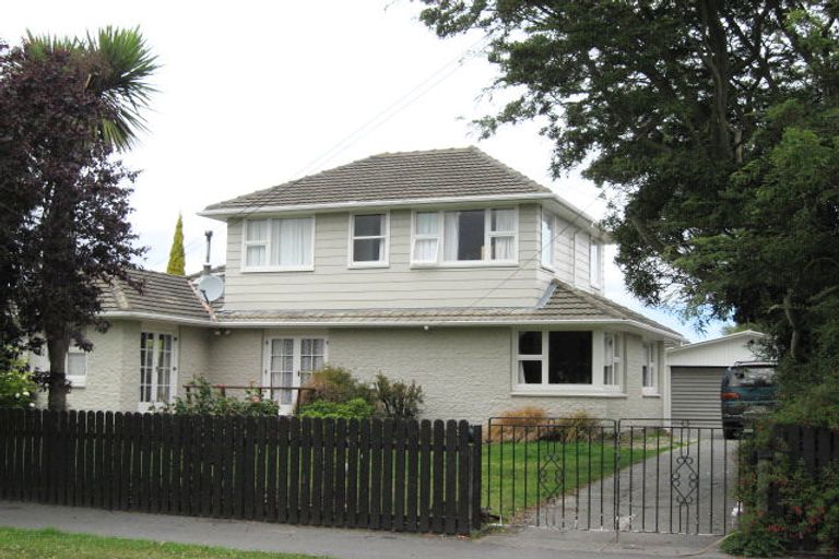 Photo of property in 19 Greendale Avenue, Avonhead, Christchurch, 8042